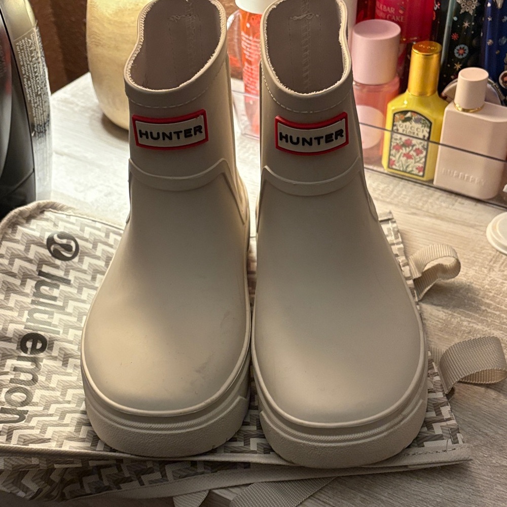 Hunter Women's Cream Winter Boots